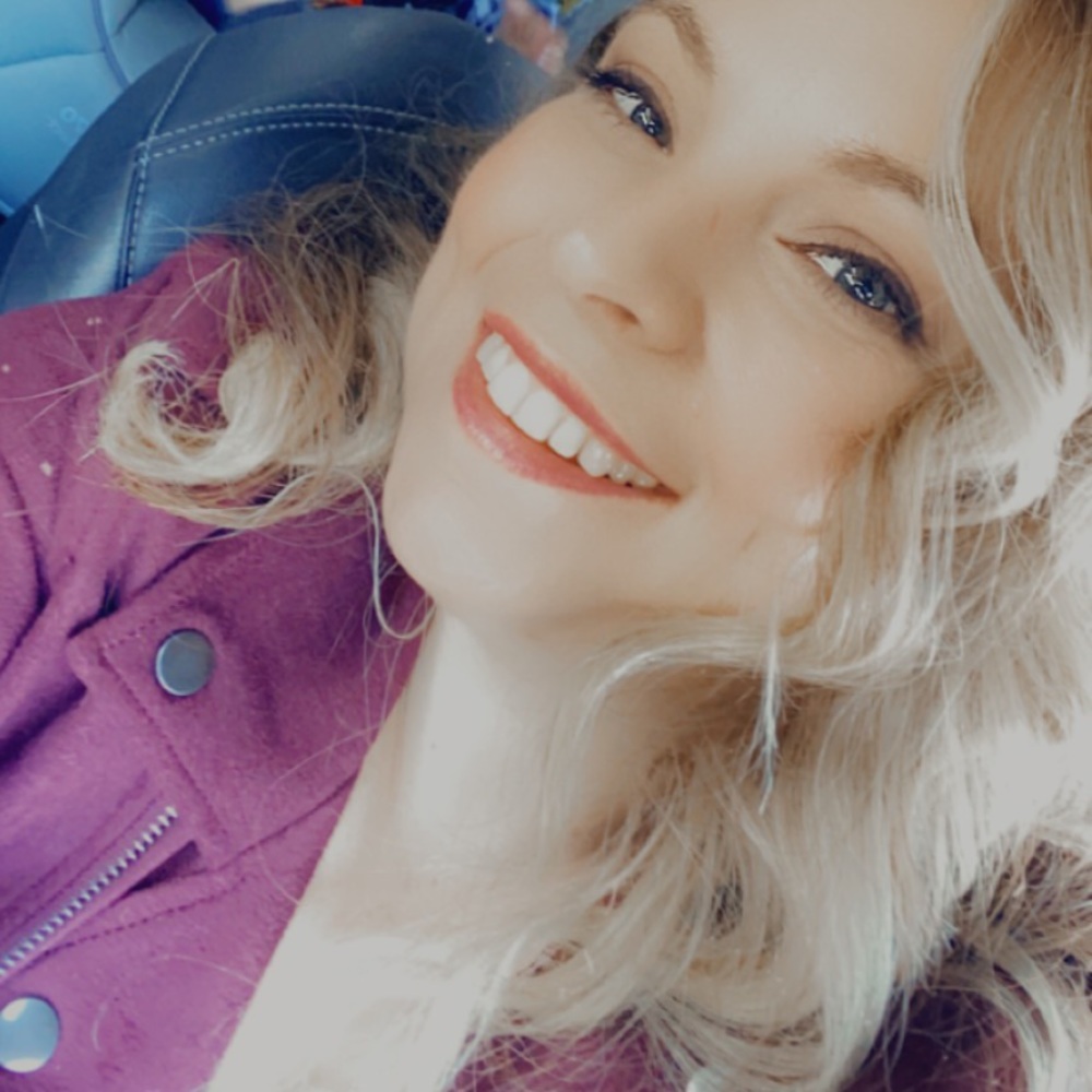 Meet your Posher, Eleni